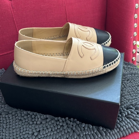 Chanel shoes - Picture 4 of 4